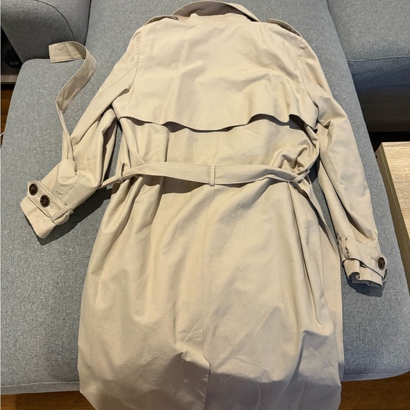 Classic Beige Trench Coat - Picture 3 of 3